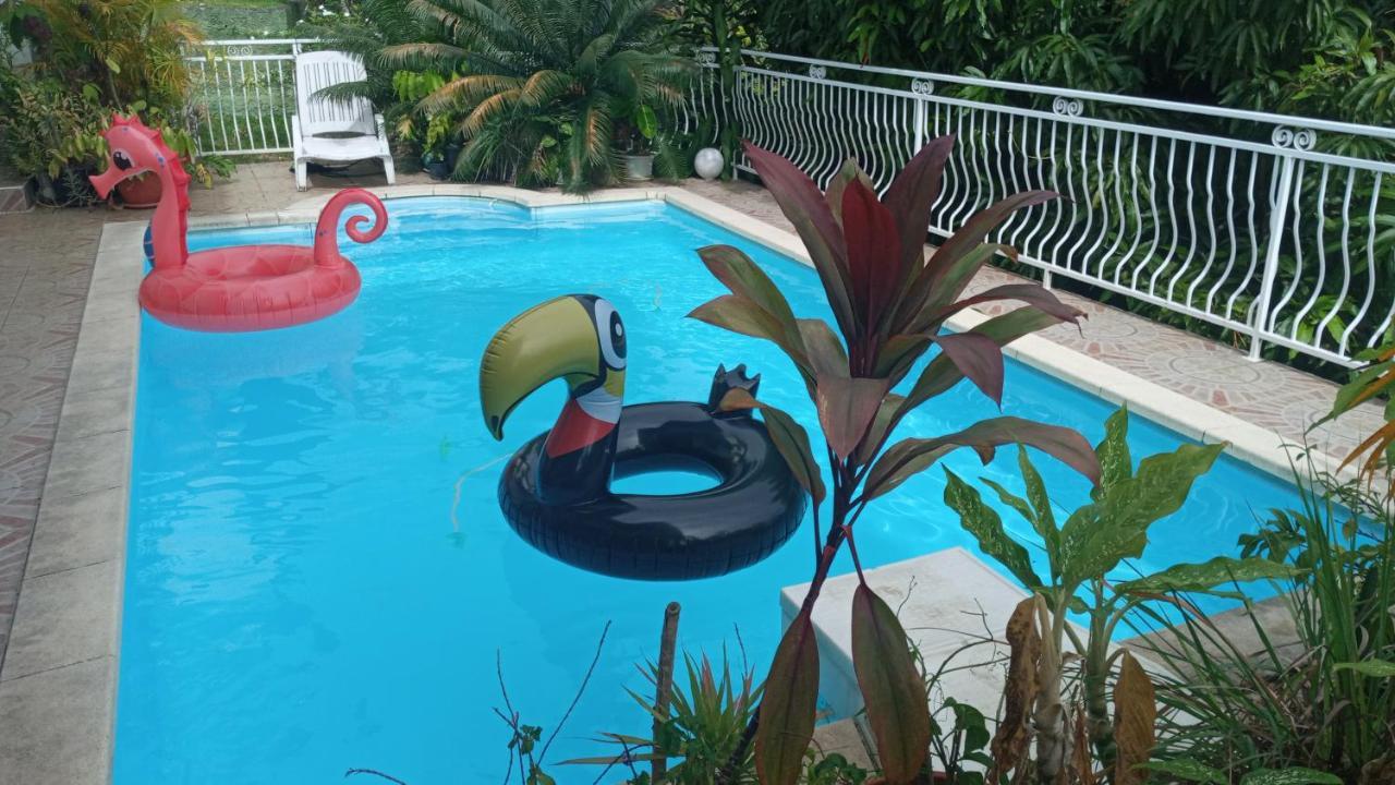 Manava Tahara'A Home Stay Mahina Exterior photo